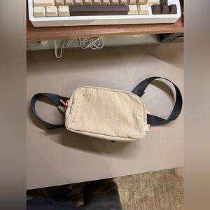 Lululemon Everywhere Belt Bag Mini